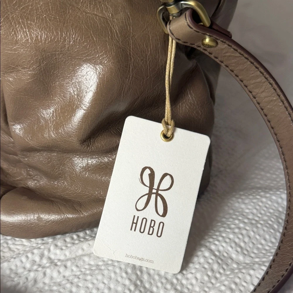 HOBO chic shoulder